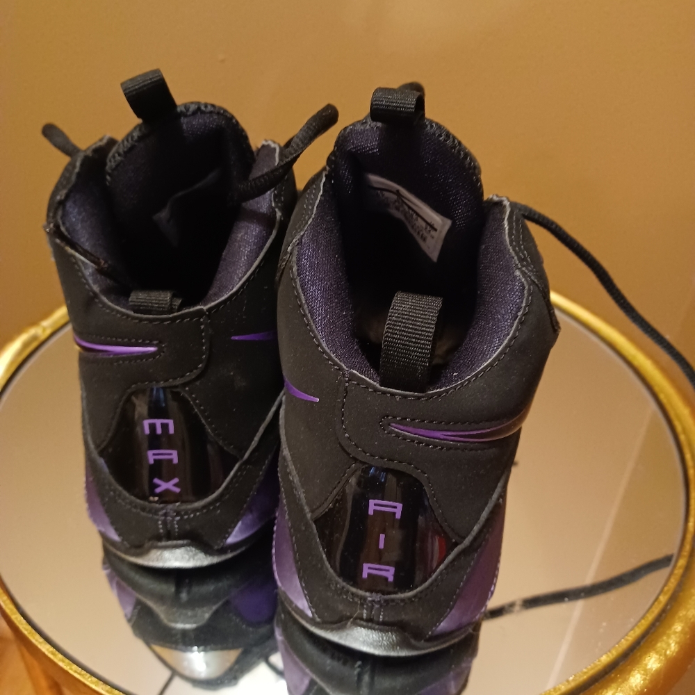 Nike hightop sneakers